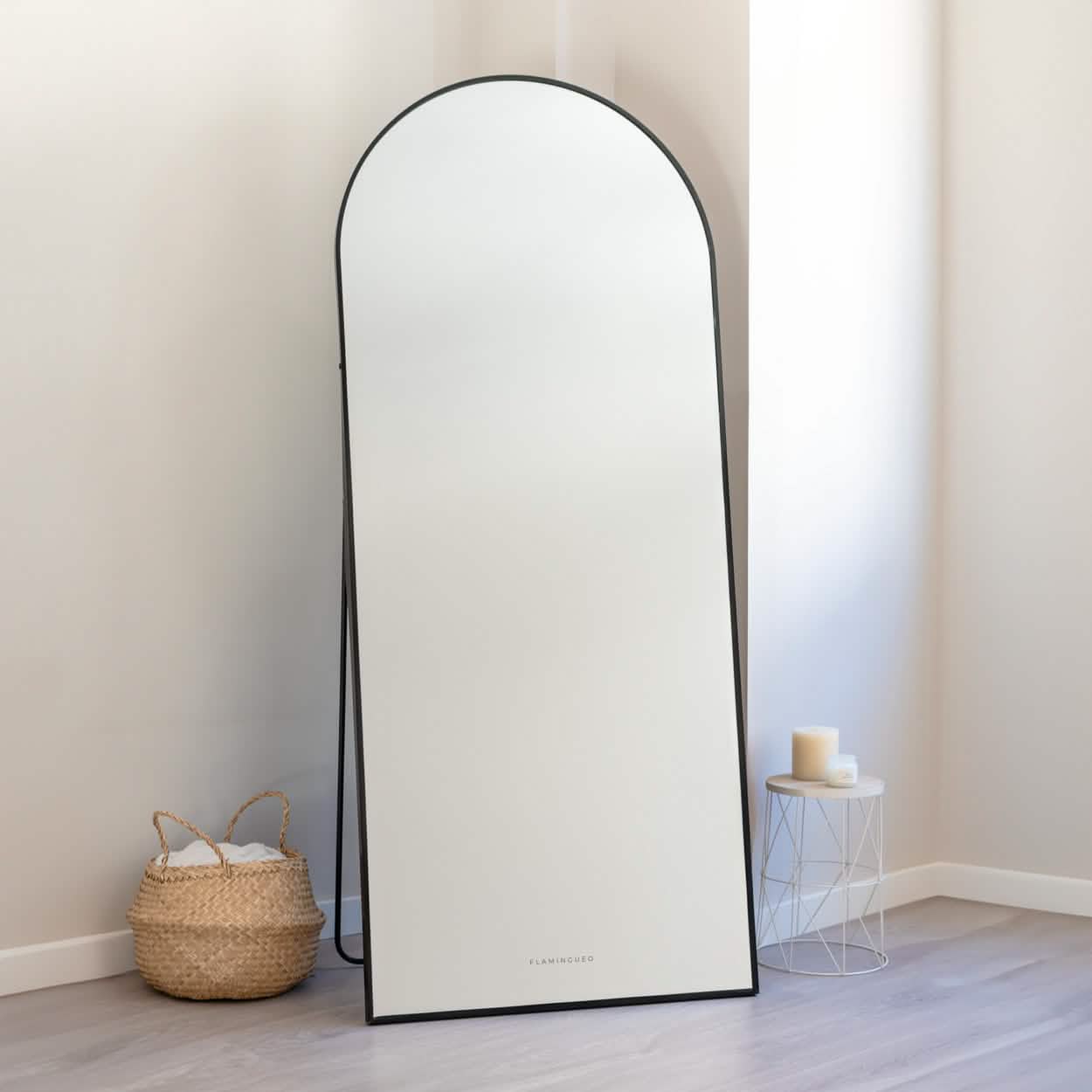Espejo de Pared en Aluminio - Negro----Misswood